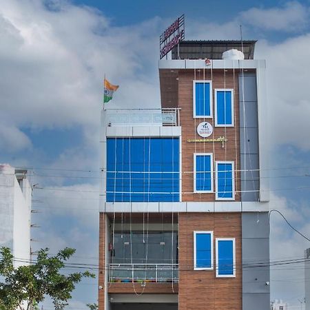 فندق Madhav Residency ماثورا المظهر الخارجي الصورة