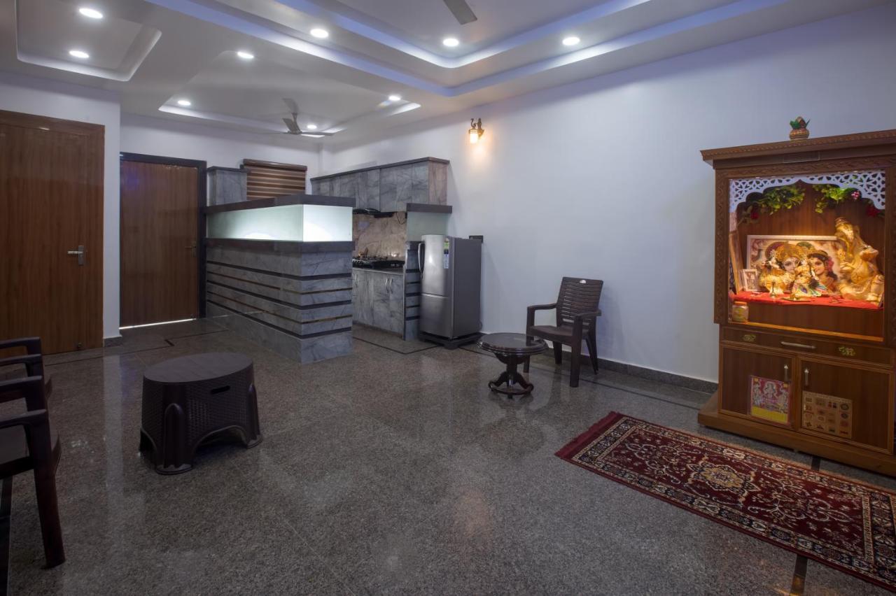 فندق Madhav Residency ماثورا المظهر الخارجي الصورة